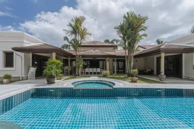 Image de Luxury 3br Villa with Private Pool & Jacuzzi