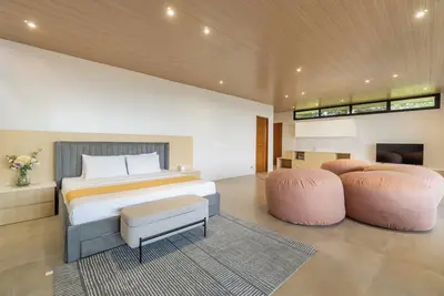 Image de Luxurious Cedar Home @ Canyon Woods w/ Pool & View