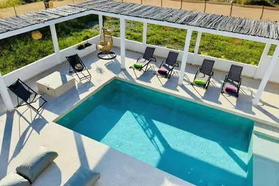 Image de Azure Dreams 4-bedroom villa with pool