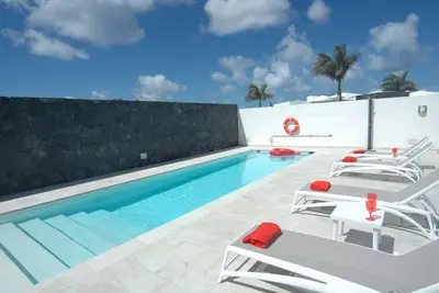 Image de New 2 bedroom villa in Playa Blanca with private pool and close to amenities