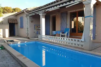 Image de Villa de Charme F3 à 600m de la Mer avec Piscine et Garage à La Favière