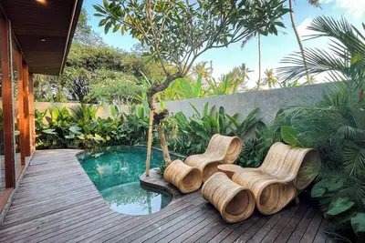 Villa Suarga Des Anicca