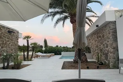Image de Villa Contemporaine, plage privée