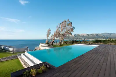 Image de Ammare Luxury beachfront villa with pool, sauna, and direct beach access