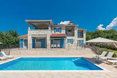 Image de Maison de vacances Visnjan pour 1 - 8 personnes avec 4 chambres à coucher - Maison de vacances