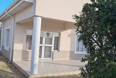 Modern Executive Unit