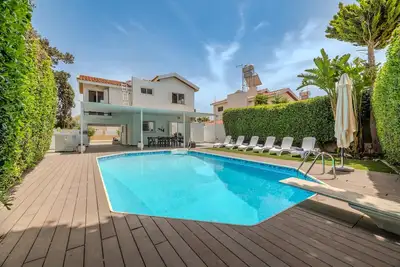 Image de La Casa De Louie – Charming Villa Near Ayia Thekla Beach!