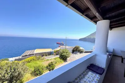 Image de Casa Ornella, apartment with breathtaking views of the Aeolian Islands