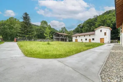 Image de Gîte de groupe à la campagne à privatiser - La Résidence