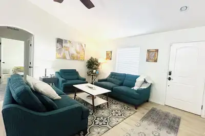 Image de Clean & next to park! 4-bedroom house with Ac, WiFi & fenced yard in Kimberly