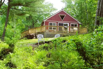 Image de Classic Rustic Lakeside Cabin Retreat. Sleeps 6. Pets allowed.