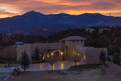 Image de Experience Ruidoso from the top, 360 views, private pickleball, hot tub