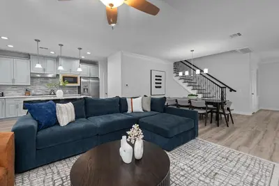 Image de Modern Large home in Gated Community