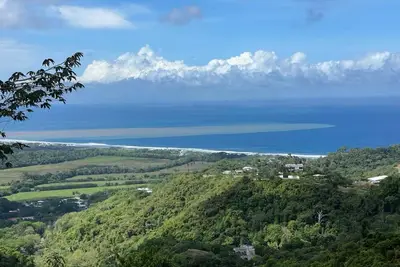 Image de Wake to the birds, sleep to the sound of the waves