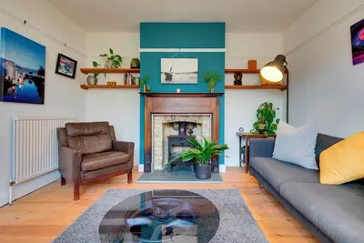 Image de Stylish and Modern Flat with Free Parking | Pass the Keys