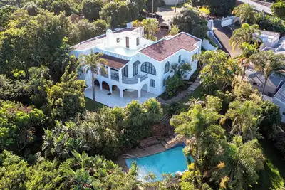 Image de Peaceful 3-Bed Home | Pool, Garden, Sea Views