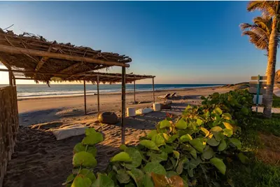 Image de Luxurious Beachfront 6-bedroom house with WiFi, Ac in brilliant Ñuro