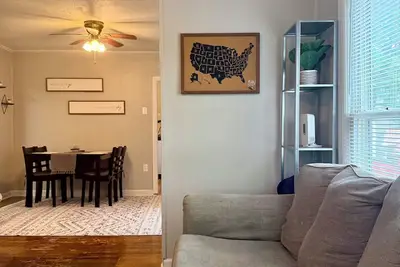 Image de Cozy 2br- On Southwestern Campus