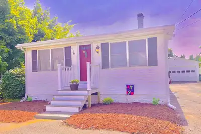 Image de Charming 2 bedroom home, centrally located in Biddeford!