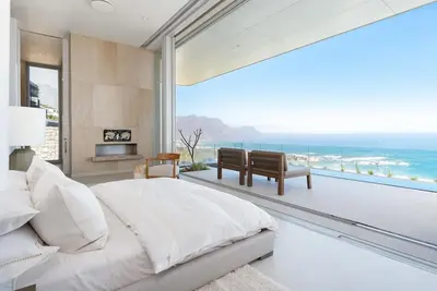 Image de Stunning clifftop villa with dreamy ocean views