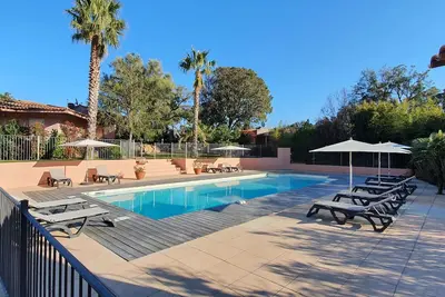Corse: Villa Pinarello climatisée avec piscine proche plage
