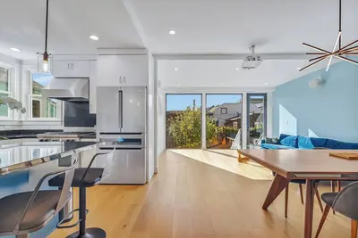 Image de Spacious 5-bedroom house - Ac, Wifi, Sauna, Sundeck, Garden, Home Cinema…