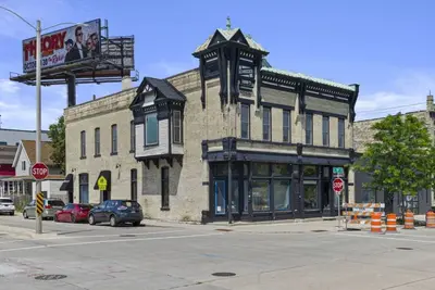 Image de Modern Loft in Walker's Point*Fireplace*Breweries*