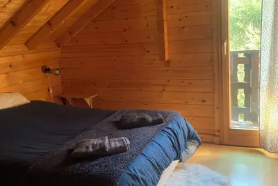 Image de Chalet proche centre / environnement calme et boisé / ruisseau