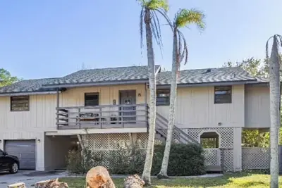 Treehouse Vibes! - 3br/2ba Stilt Home -- 10 Min From Beach -- Pet-Friendly