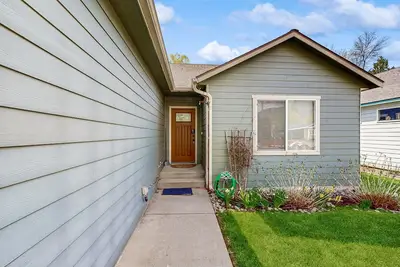 Image de Cozy home w/ perfect location for outdoor activities - skiing, swimming, & more