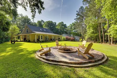 Image de Waterfront Home w/ Fishing Dock in Tallahassee!