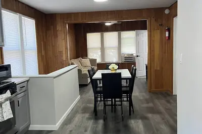 Image de Splendid Stay in Delavan – Spacious Comfort for Your Perfect Getaway!