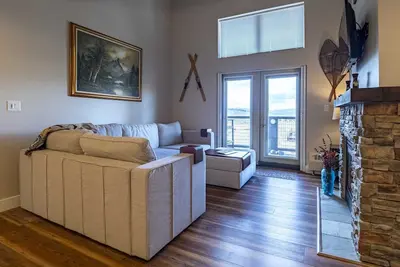 Image de Rare 3 bedroom in Base Camp One - Ski-In/Out