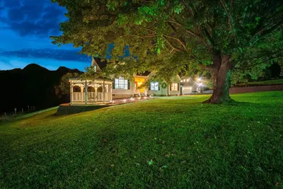 Image de Luxury Mountain Retreat – Perfect for Family Getaways, Corporate Retreats & Optional Event Venue