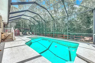 Image de Fun Oasis: 4br Home w/ Private Pool & Game Room!