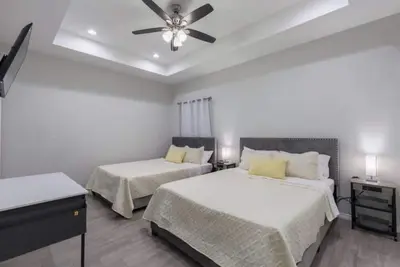 Image de Apt. #2 Nice & Cozy 2bed 2bath