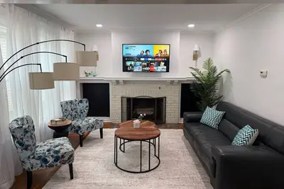 Image de Cozy 4-bedroom house in South-Utica!