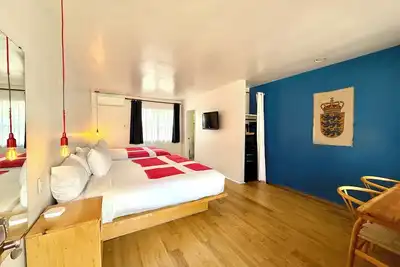 Image de \"The Hamlet Inn : Where Danish Charm Meets California Hospitality\"