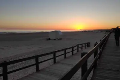 Image de Cozy apartment, close to the beach and trails. Enjoy nature!