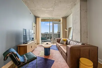Image de Downtown Luxury 2br | Rainey St | Pool | Gym | Wfh Ready