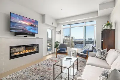 Image de Sidney Sunnyside - Luxurious Seaside Living in Amazing Sidney by Victoria Prime!