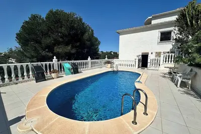 Image de Charmante maisonnette pinède, Charmante maisonnette pinède