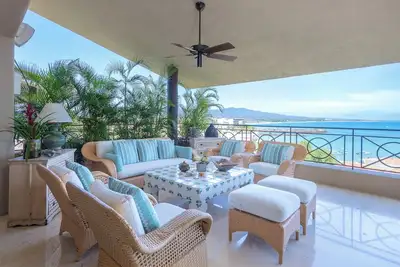 Image de Punta Mita penthouse, ocean views, cook, golf cart, resort amenities