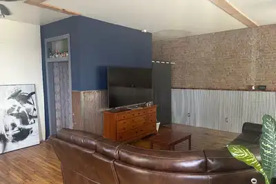 Image de Spacious Downtown Laurel Studio - Pets welcome with Fast Wifi