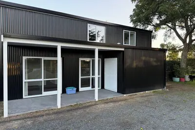 Image de Amazing Barndominium with farm views. \nHalfway between Cambridge and Hamilton.