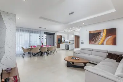 Image de Spacious 5-bedroom villa in gorgeous Brekovica with Ac, WiFi