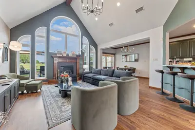 Golf-Side Luxe Escape Sleeps 13 Hot Tub & Theater