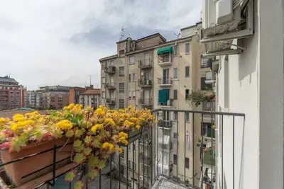 Image de Stylish Porta Romana Apartment with terrace