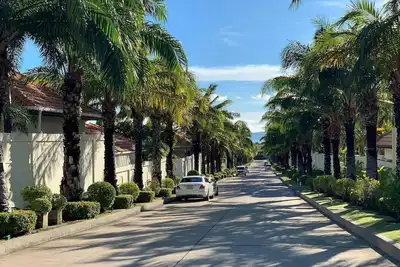 Image de Beach Pool Villa with Private Beach Access – 2 Bedrooms, Pratamnak Hill, Pattaya