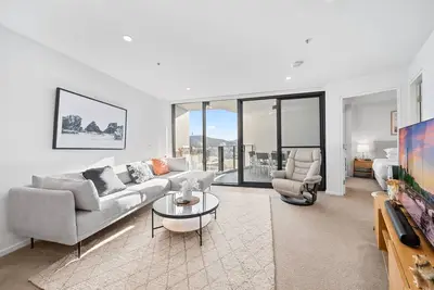 Stylish 2-Bed Apartment in Canberra Cbd